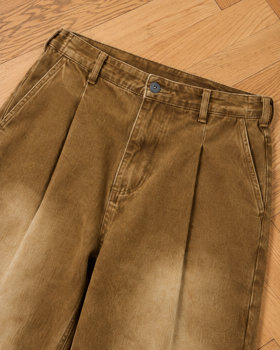 Pleated Jeans