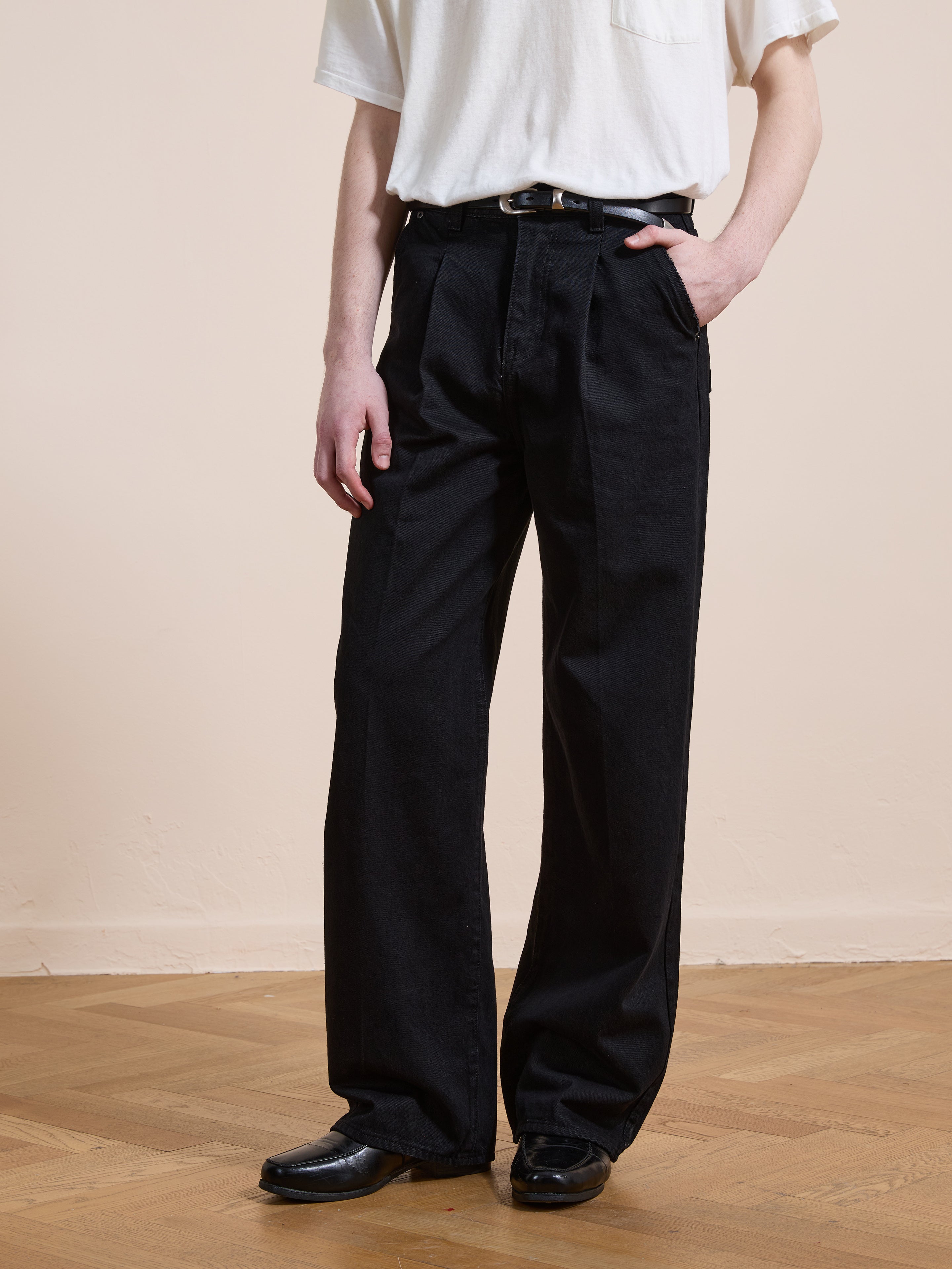 Pleated Relaxed Fit Jeans